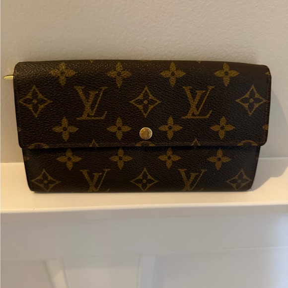 Authentic Louis Vuitton Monogram Wallet with Gold Accents - Picture 5 of 8